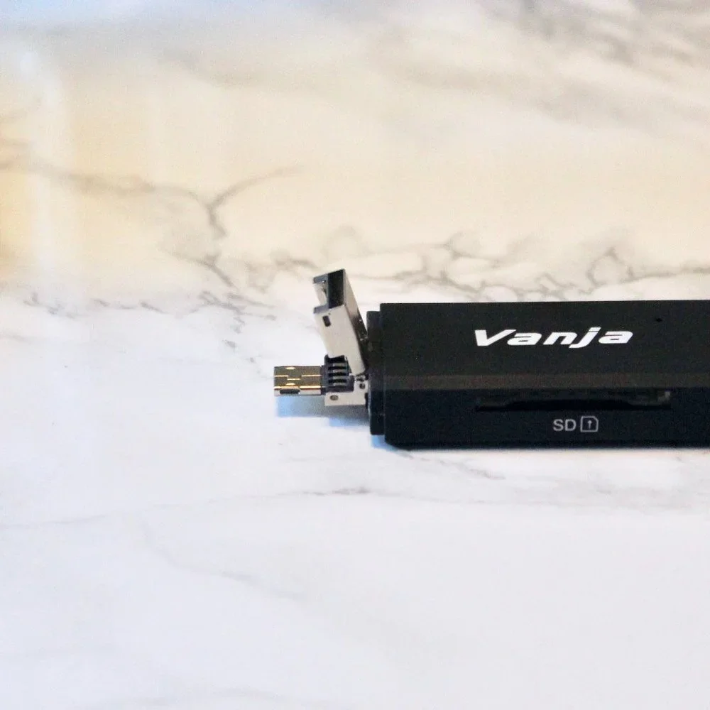 Vanja Memory Card Reader